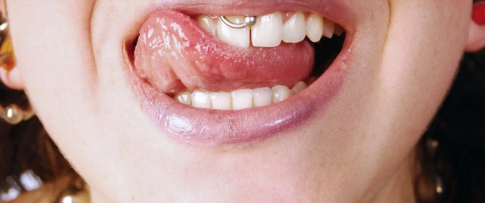 Smiley Piercing: All information about the frenulum piercing